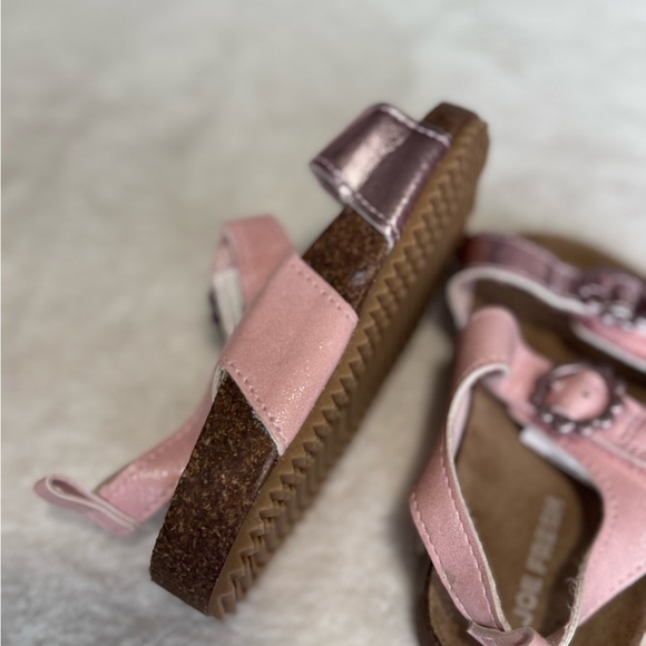Joe Fresh baby girl pink and metallic Summer sandals - Picture 2 of 3